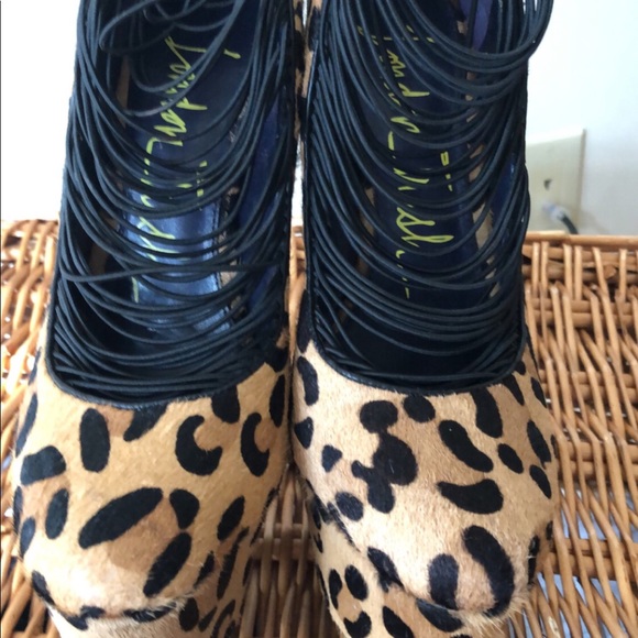 Great pair of London Trash Heels!! - Picture 2 of 4